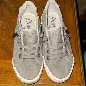 Blowfish Women's Light Green Lace-Up Sneakers